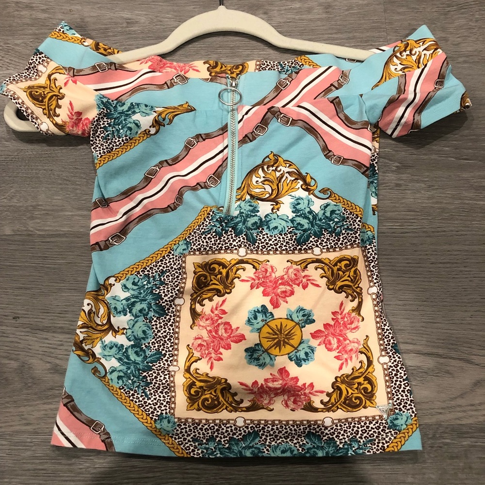 T shirt Guess short style